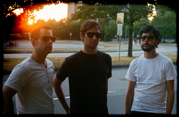 Shimmering Stars On Hardly Art Shimmering stars started up as heavily indebted to the 50s and 60s early pop sound with rm: shimmering stars on hardly art